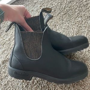 Blundstones size 9